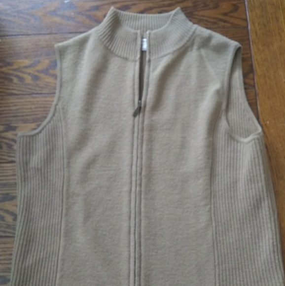 Pendleton Jackets & Blazers - Pendleton 100% Merino wool  small tan vest